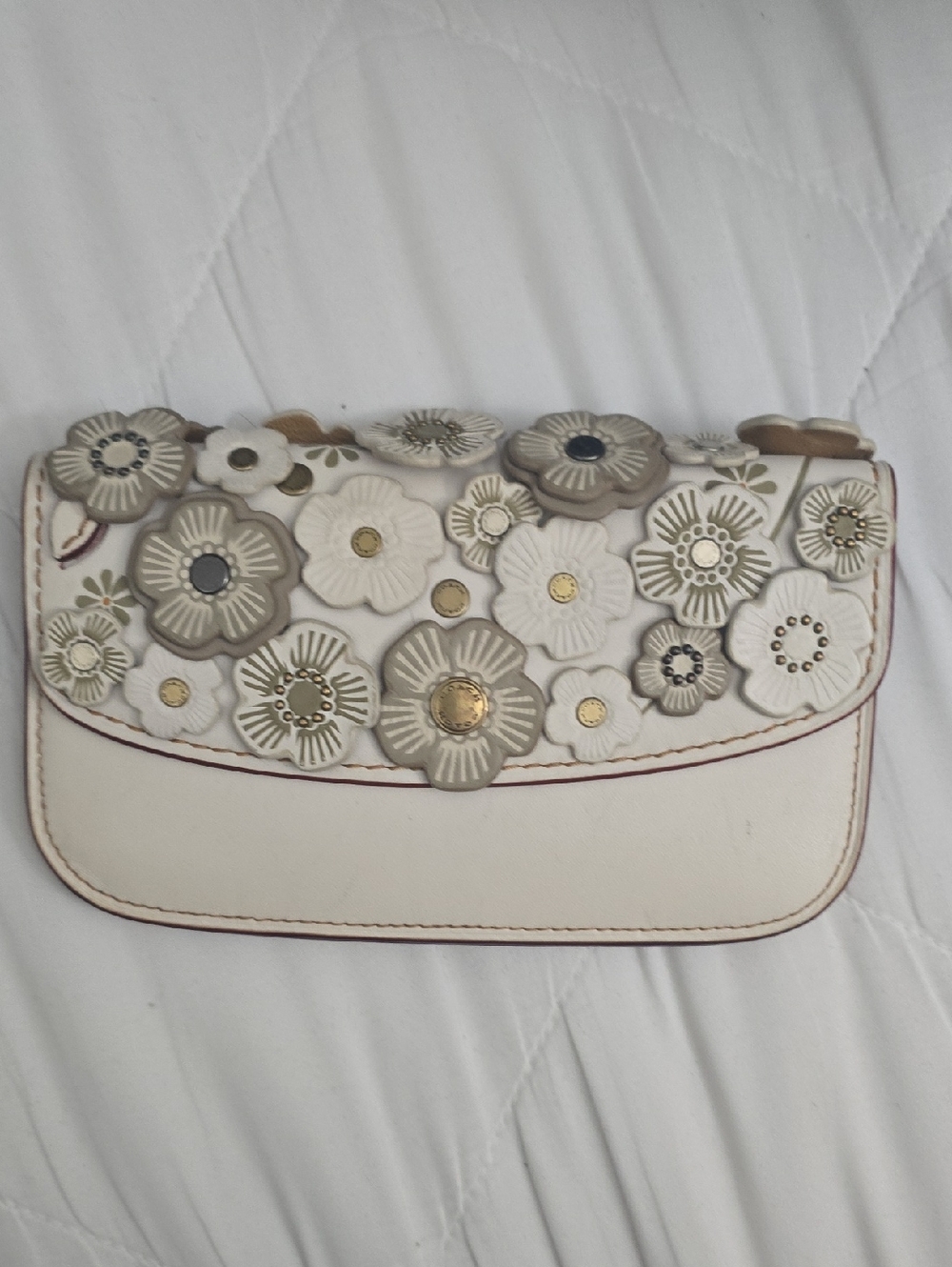 COACH 1941 Small Tea Rose Appliqué Clutch – Chalk White